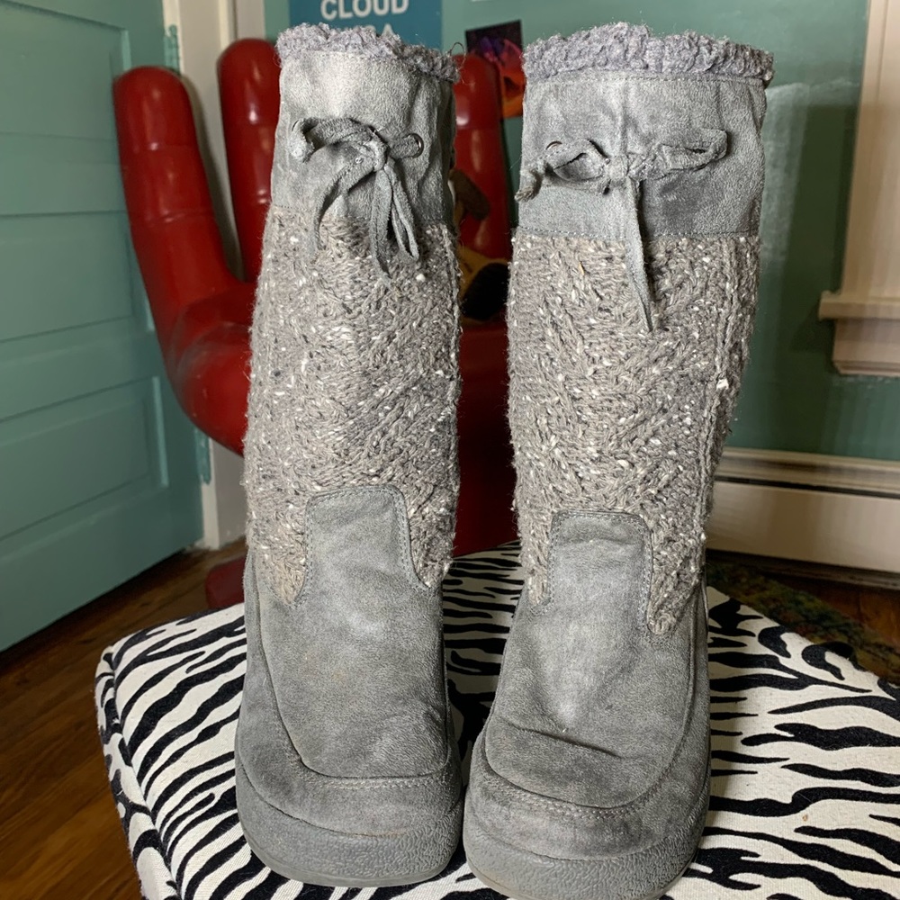 Zingy Grey Fuzzy Knitted Platform Boots